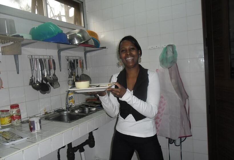 هتل Le Domaine De L’arbre Du Voyageur