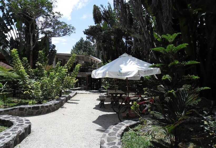 هتل Le Domaine De L’arbre Du Voyageur