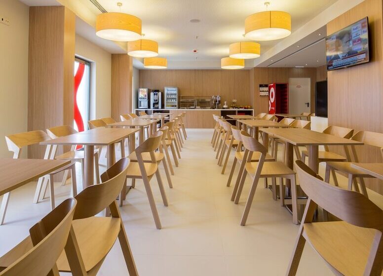 Moov Hotel Porto Norte