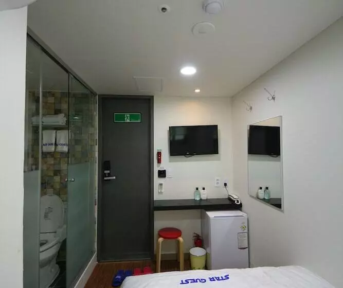 Hotelli Star Guesthouse