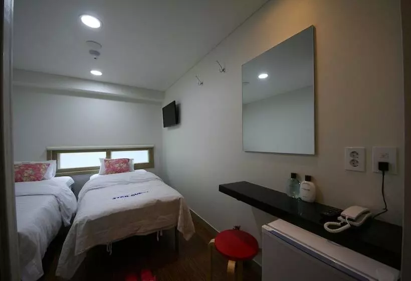 Hotelli Star Guesthouse