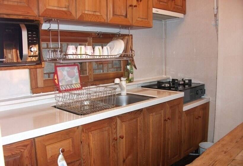 پانسیون Hyosunjae Hanok Guesthouse