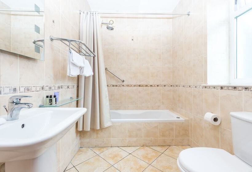 Airport View Hotel & Secret Spa