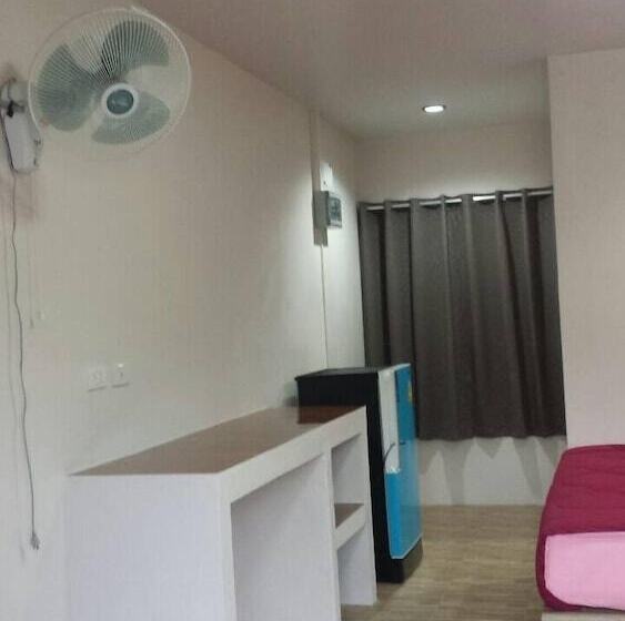 Общежитие Sairee Center Guesthouse