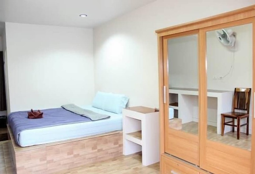 Общежитие Sairee Center Guesthouse