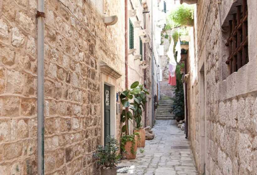 Apartments Old Town Finest