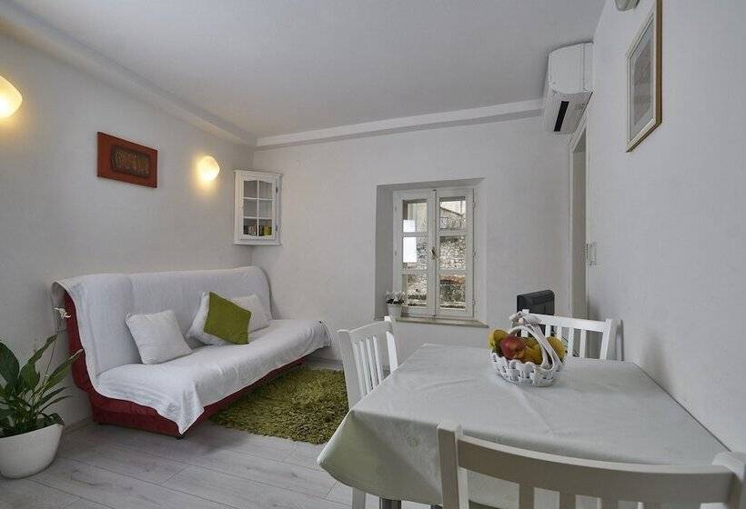 Apartments Old Town Finest