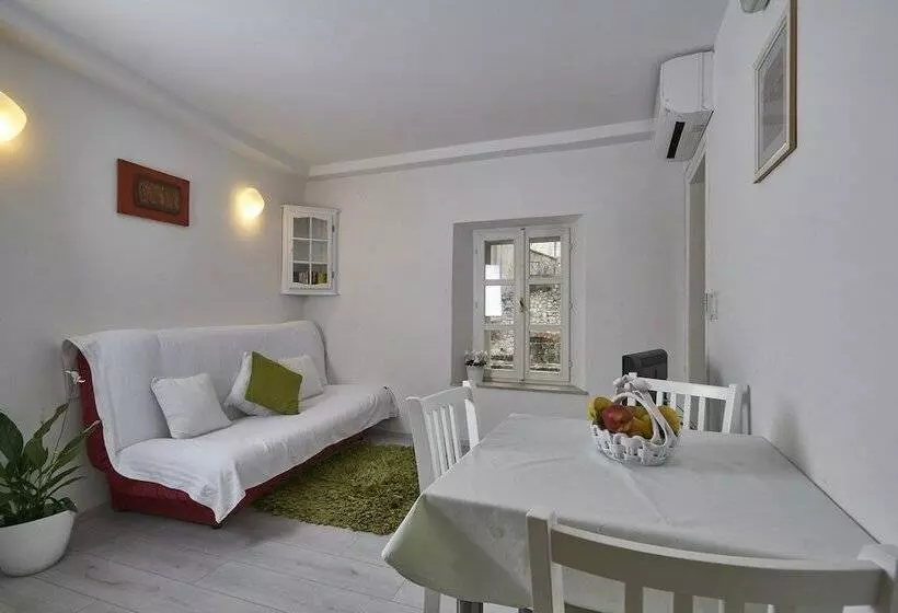 Apartments Old Town Finest