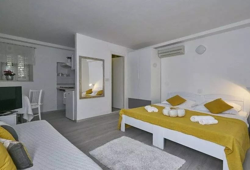 Apartments Old Town Finest