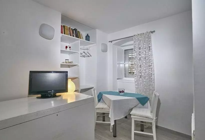 Apartments Old Town Finest