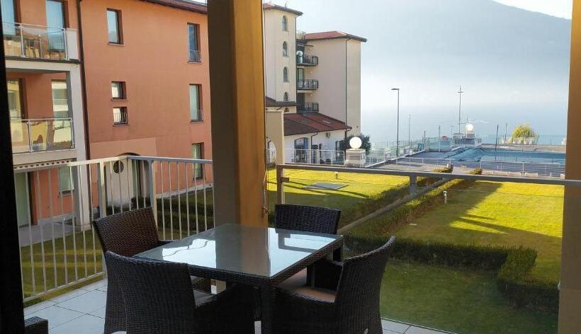 Golfo Gabella Lake Apartments