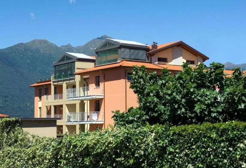 Golfo Gabella Lake Apartments