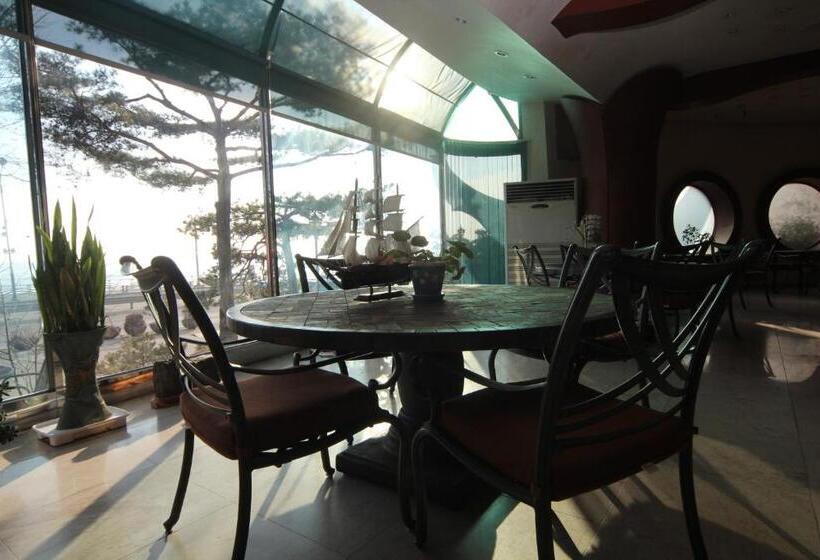 Hotel Benikea Mountain And Sea Daepo Port