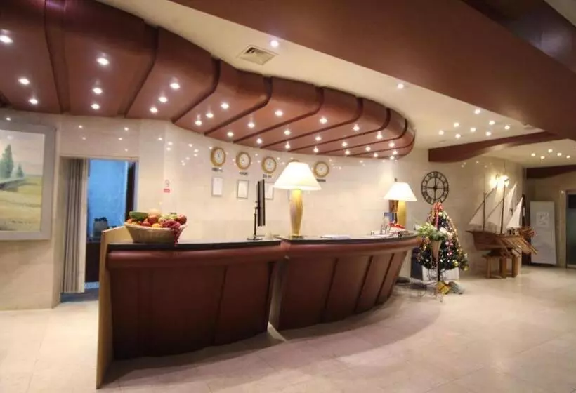 Hotel Benikea Mountain And Sea Daepo Port