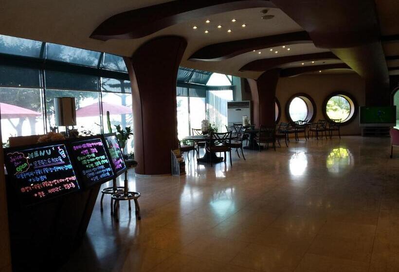 Hotel Benikea Mountain And Sea Daepo Port