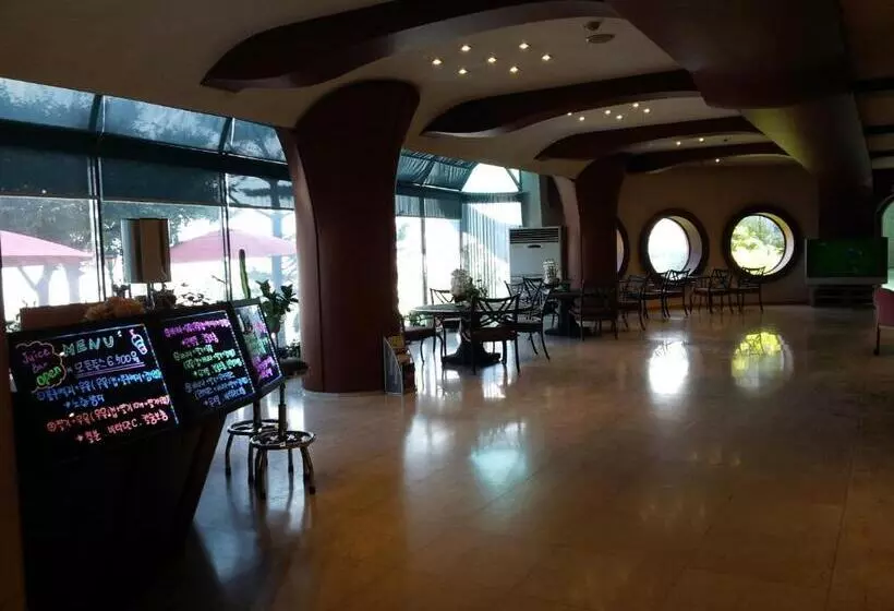 Hotel Benikea Mountain And Sea Daepo Port