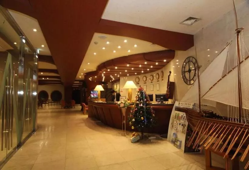 Hotel Benikea Mountain And Sea Daepo Port