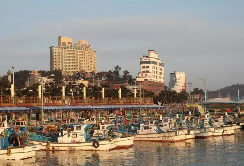 Hotel Benikea Mountain And Sea Daepo Port