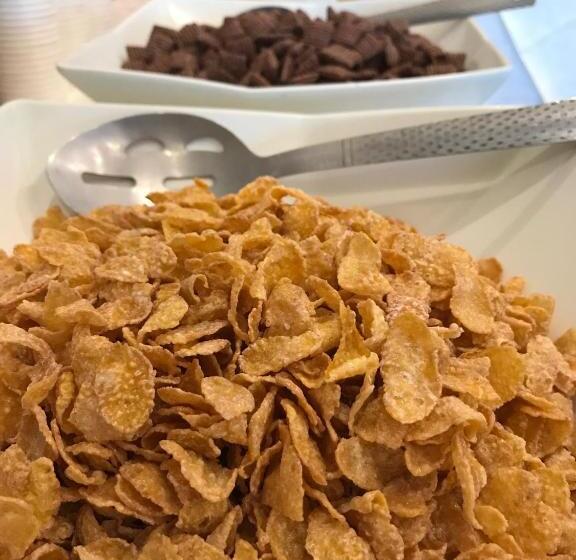 Hotel Benikea Mountain And Sea Daepo Port