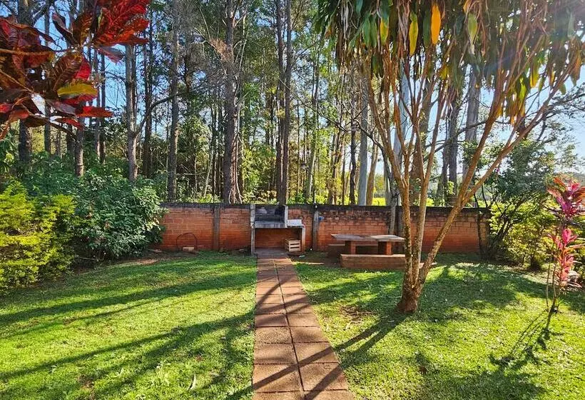 هتل Cabañas El Refugio Del Mensu