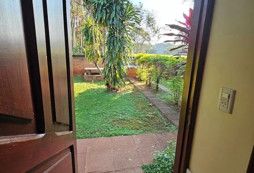 هتل Cabañas El Refugio Del Mensu