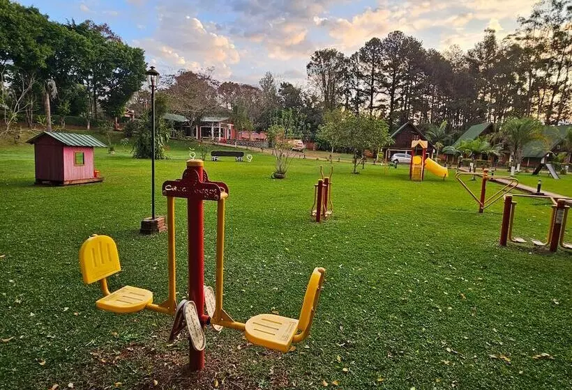 هتل Cabañas El Refugio Del Mensu