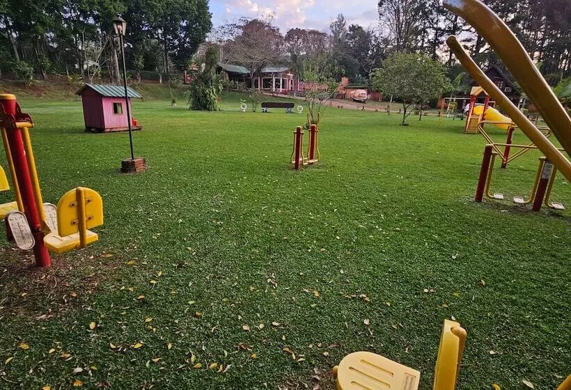 هتل Cabañas El Refugio Del Mensu
