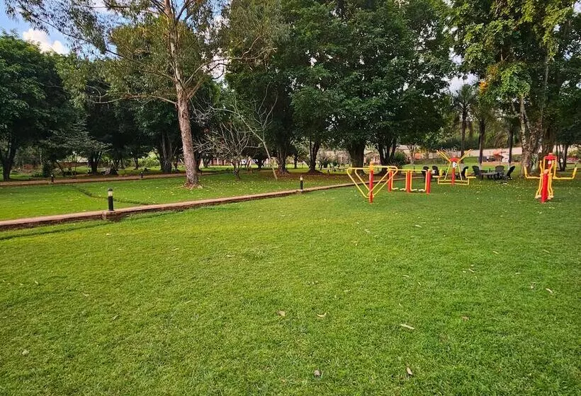 هتل Cabañas El Refugio Del Mensu