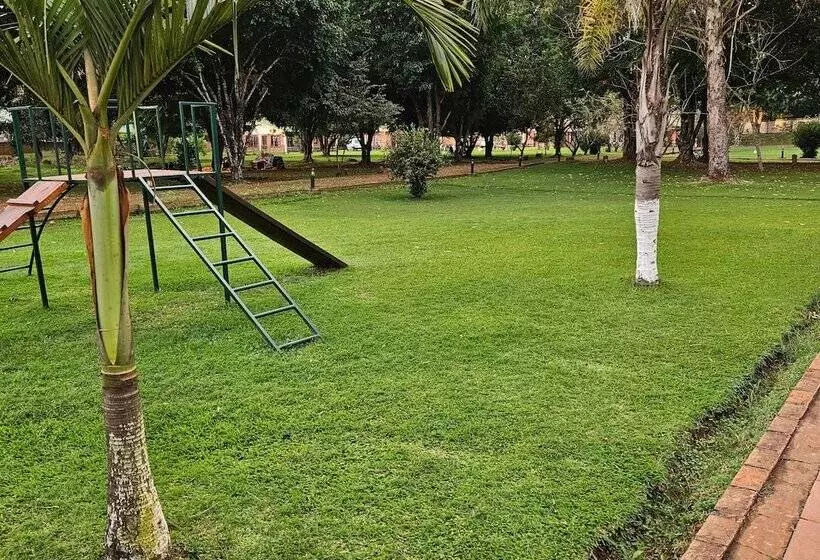 هتل Cabañas El Refugio Del Mensu