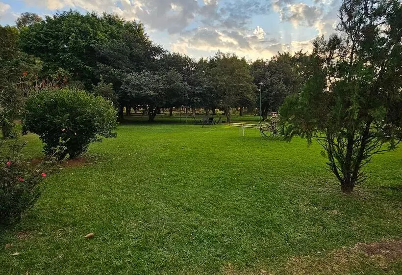 هتل Cabañas El Refugio Del Mensu