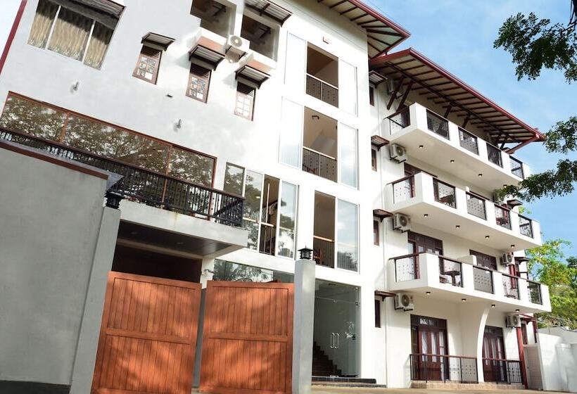 فندق Gloria Grand