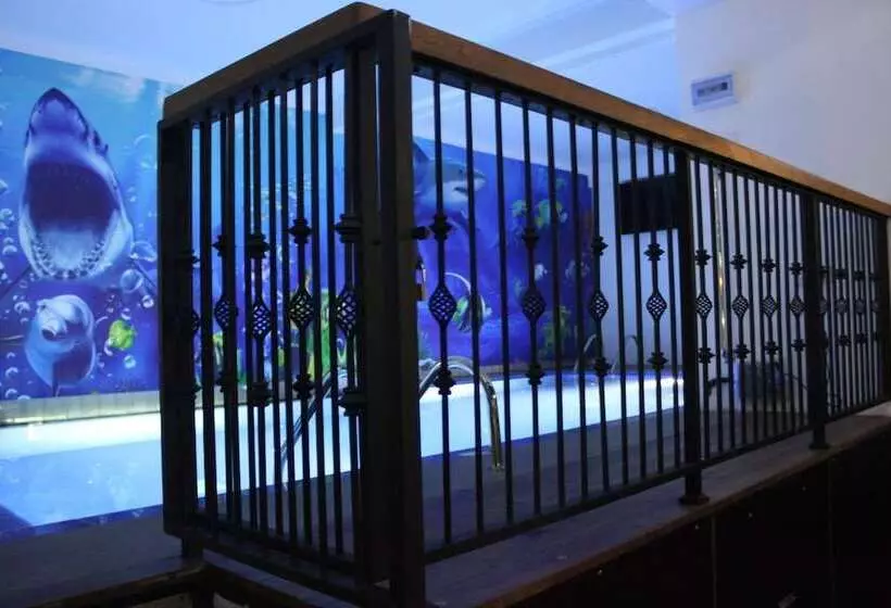 בית מלון כפרי Gloria Grand