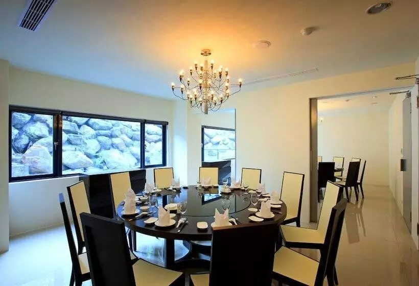 هتل Goya Spring Resort