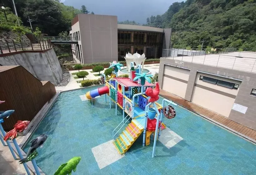 هتل Goya Spring Resort