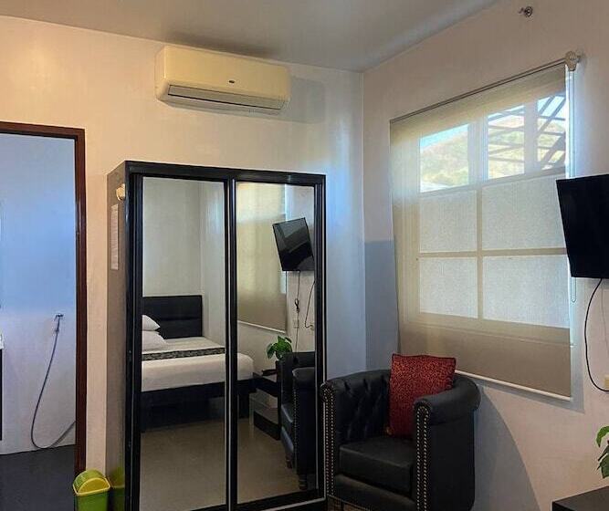 בית מלון כפרי Micasa Lodge Palawan