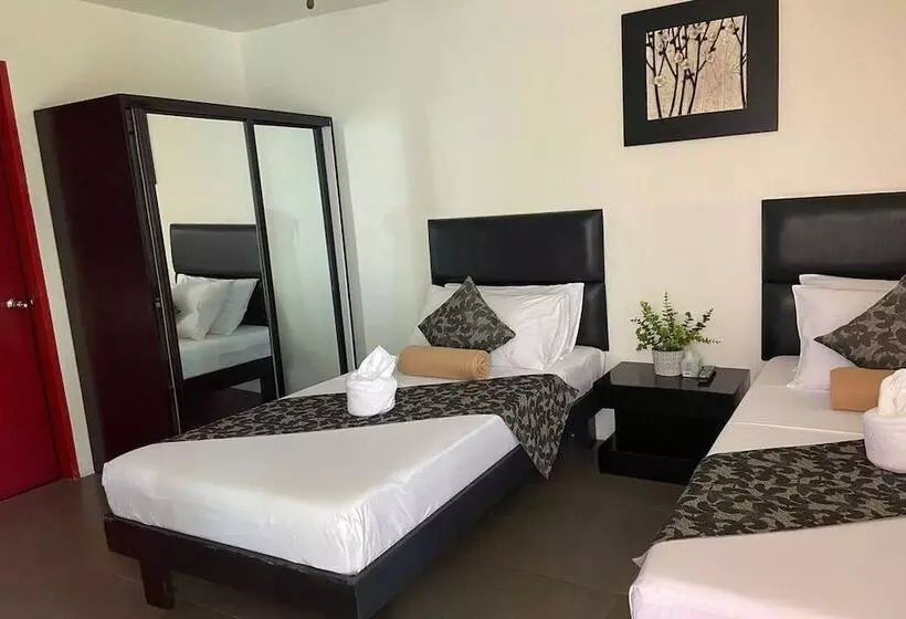 בית מלון כפרי Micasa Lodge Palawan