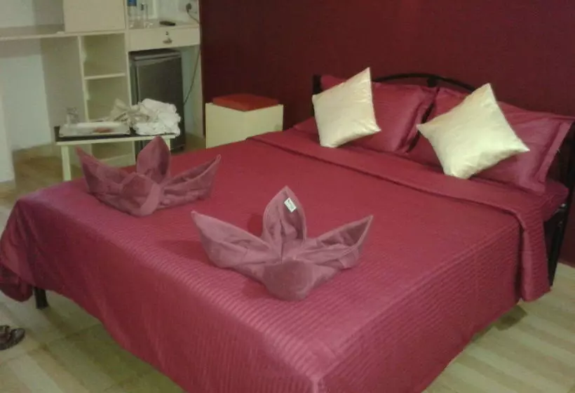 هتل Miroslav Holiday Homes
