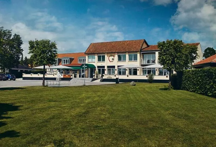 Hotel Molskroen Strand