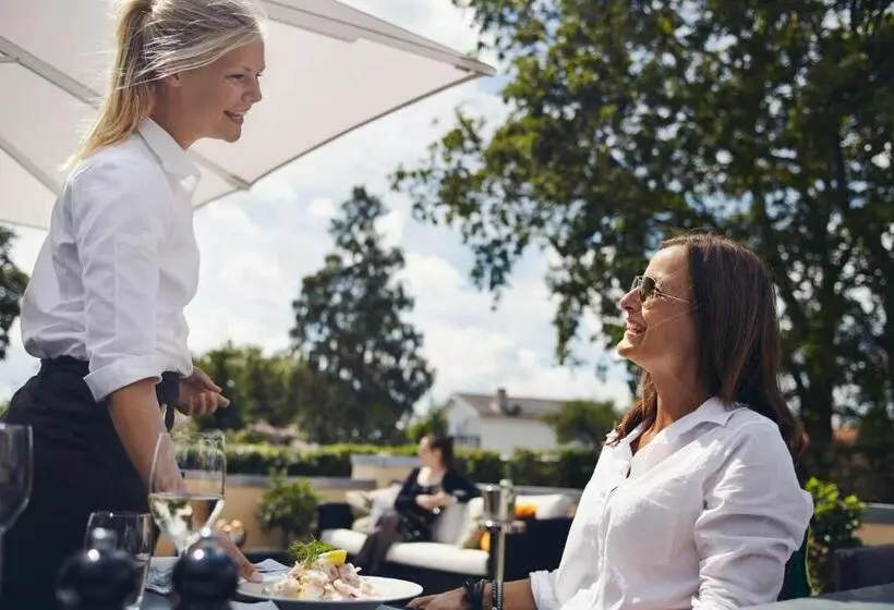 Hotel Molskroen Strand