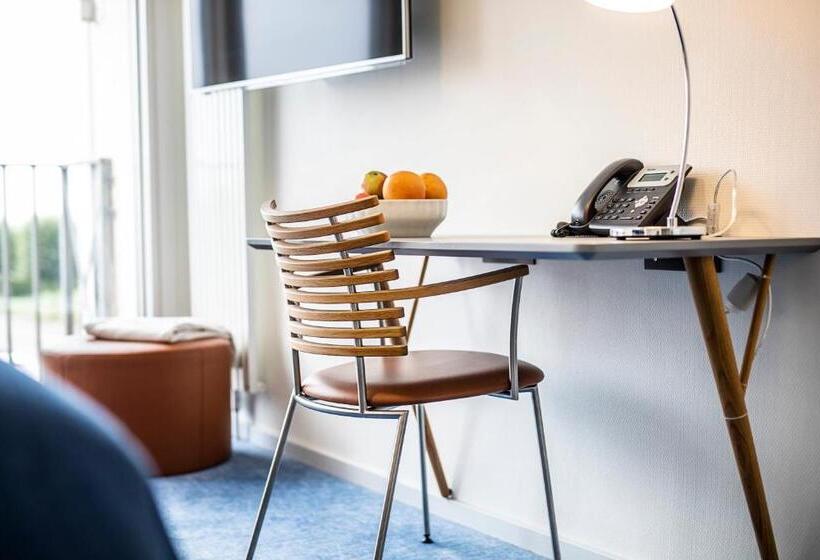 בית מלון כפרי Molskroen Strand