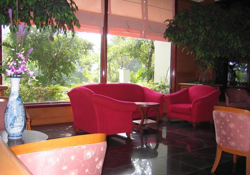 호텔 Pathum Thani Place