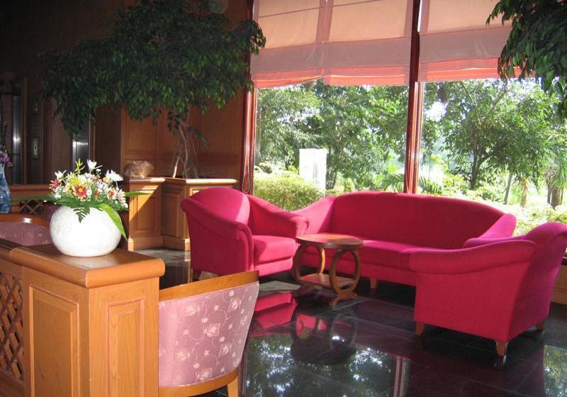 호텔 Pathum Thani Place