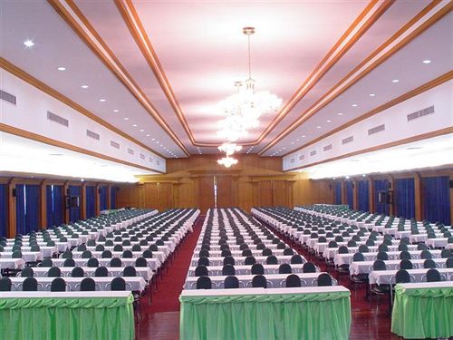 호텔 Pathum Thani Place