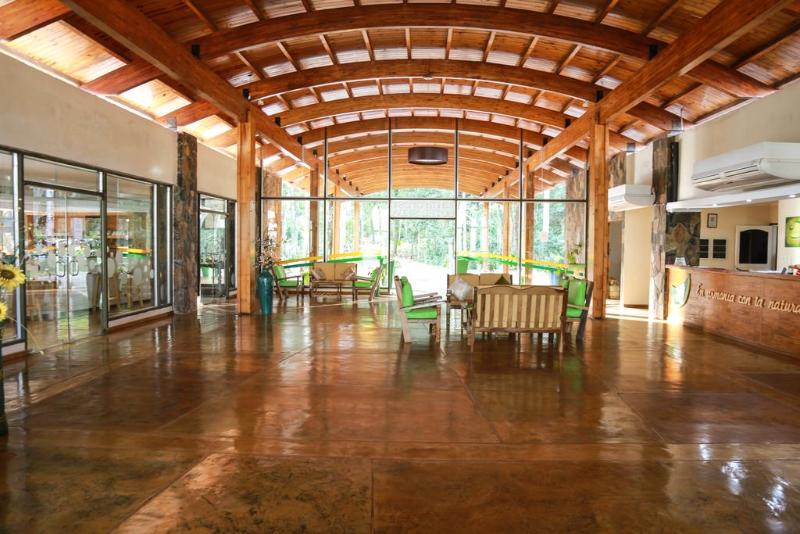 Rainforest Hotel & Cabañas