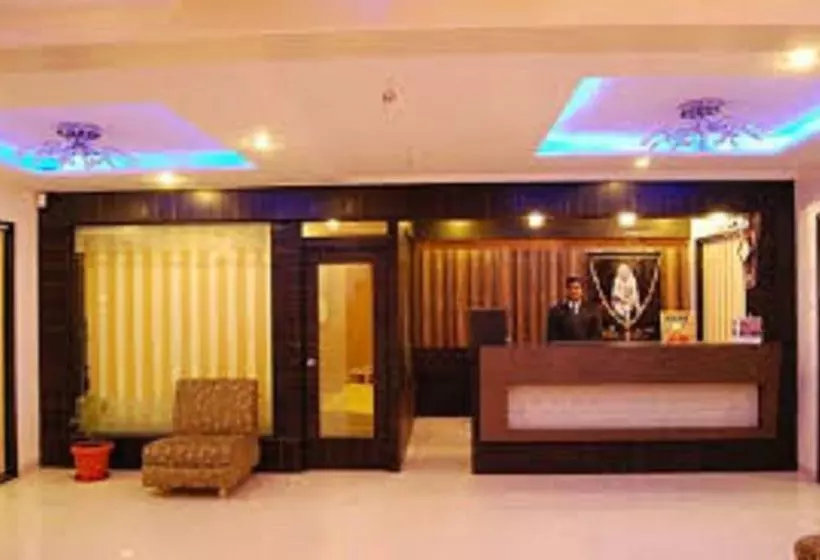 בית מלון כפרי Shirdi Shangrila Group Residency