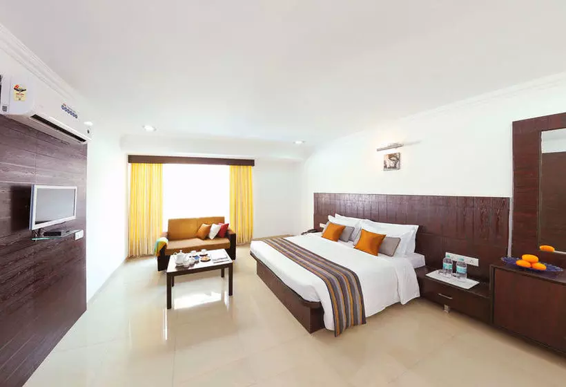 בית מלון כפרי Shirdi Shangrila Group Residency