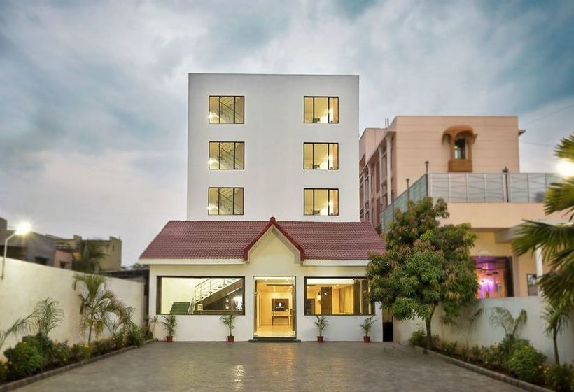 ホテル Shirdi Shangrila Group Residency