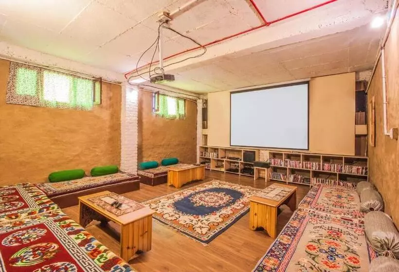 Larisa Resort Manali