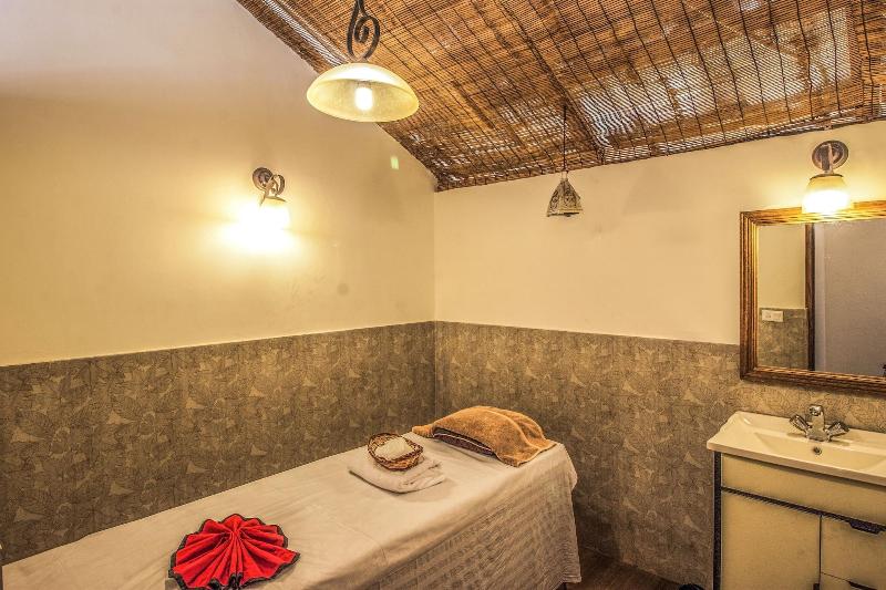 Larisa Resort Manali