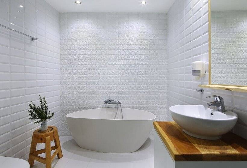 Palatakia Adults Only